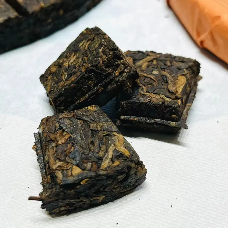 Выдержанный пуэр из Юньнани &laquo;Вкус Мэнхая из крупных деревьев&raquo; 2022 года 357 г (3)