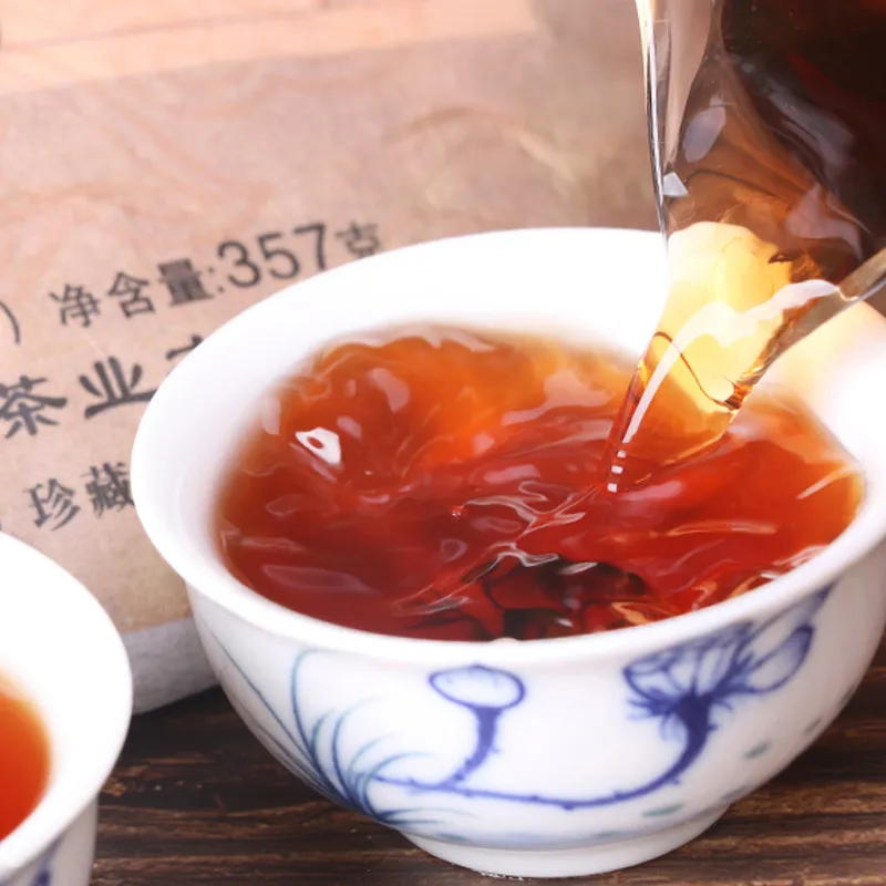 Прессованный блин выдержанного пуэра из Юньнани &laquo;Весенняя мелодия&raquo; с древних деревьев 2015 года 357 г (4)