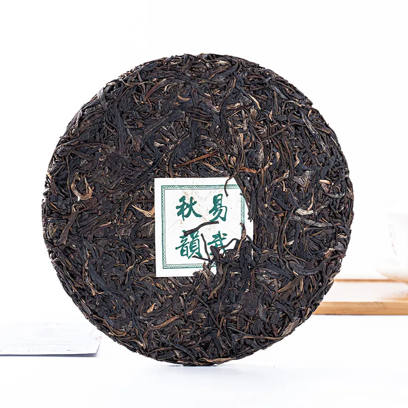 Прессованный блин сырого пуэра из Юньнани &laquo;Осенняя мелодия Иу&raquo; 2018 года 357 г (2)