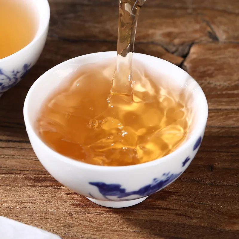 Прессованный блин сырого пуэра из Юньнани &laquo;Сигуй&raquo; 2015 года 357 г (4)