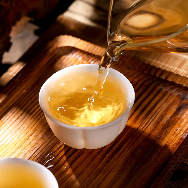 Белый чай из Юньнани «Лунчжу» 8 г в упаковке 250 г (5)