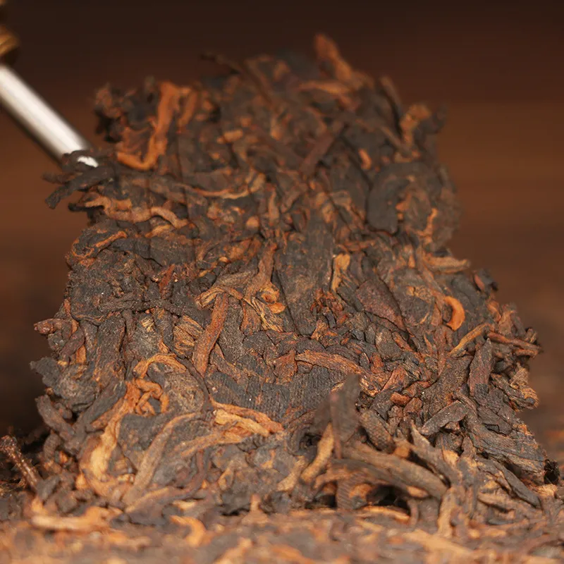 Прессованный блин выдержанного пуэра из Юньнани «Дворцовое подношение» 2018 года 357 г (3)