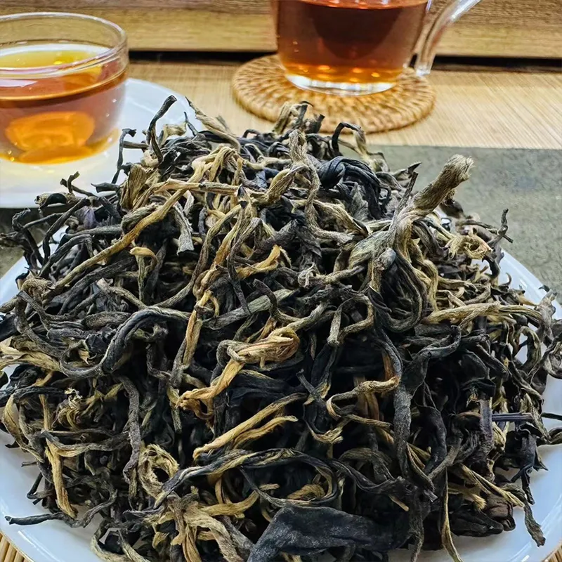 Чёрный чай из крупных деревьев горы Манлушань в Мэнхае, в картонной коробке 15 кг (1)